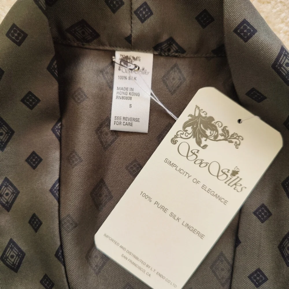 COPY - NWT Silk Robe | Vintage Asian Kimono - Picture 4 of 6